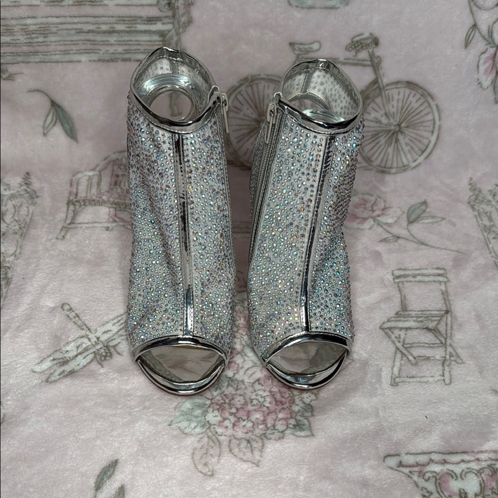 ✨ Madden Girl Silver Rhinestone Heels Size 7M | New Without Box